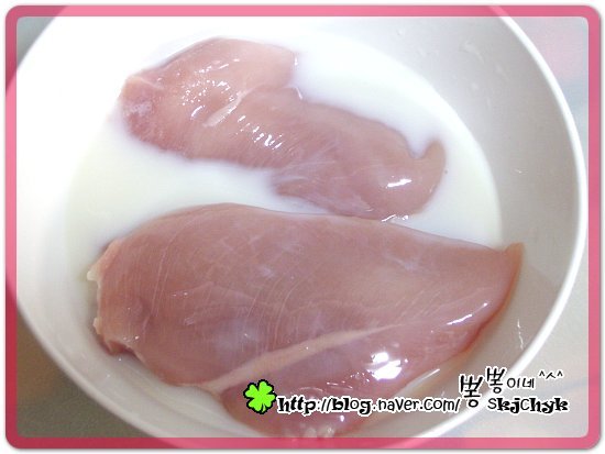 땅콩 옷 입은 닭가슴살