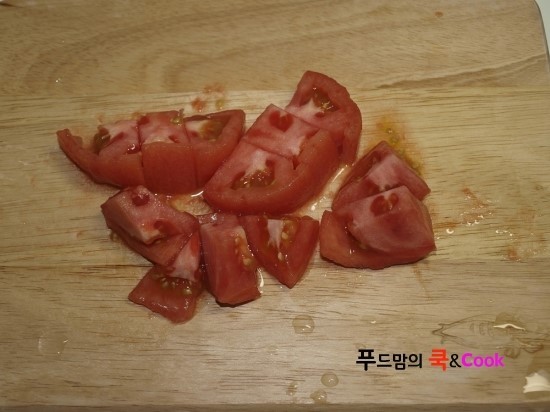 토마토가 들어가 상큼한 감자조림