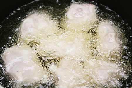 상큼한 귤로 맛을 낸 마요네즈 과일치킨