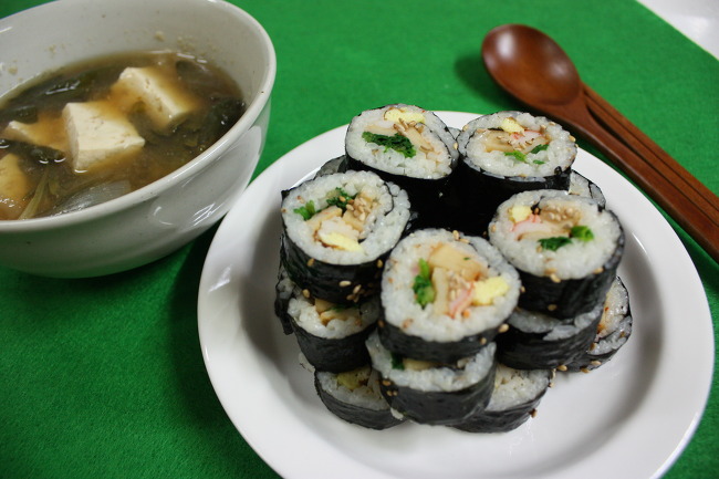 단무지 없는 ~~석박지 김밥과 시금치 된장국